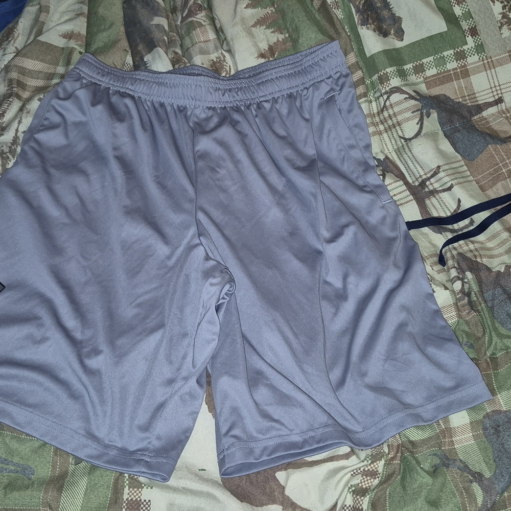 Under Armour Men's Light Gray Athletic Shorts